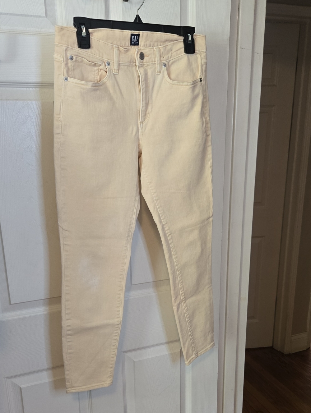 GAP Women’s Cream/Tan High-Rise Skinny Jeans